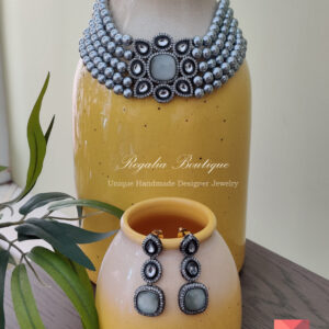 Glossy Silver Pearl Choker Set