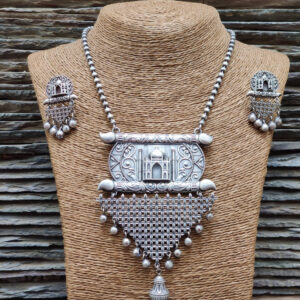 TajMahal Silver Look-alike Long Necklace Set
