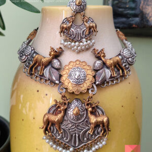 Dual-Tone Deer Hasli Necklace Set
