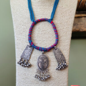 Circle of Fame 3 Pendant Thread Necklace